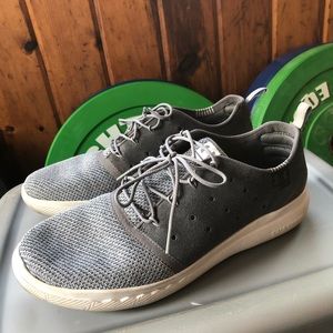Under Armor Charged 24/7 Low, Mens 11